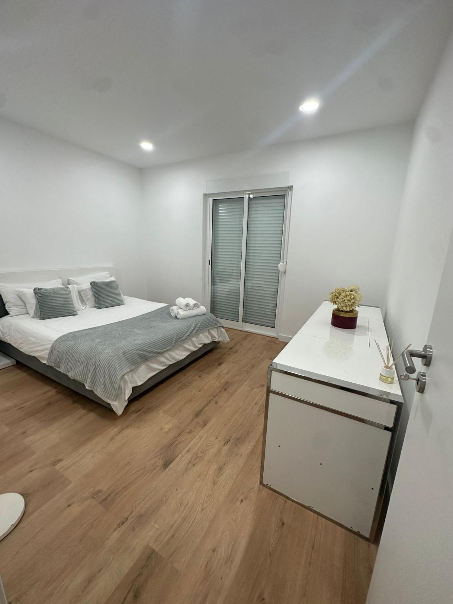 Apartamento T3 Em Lisboa/ Келуш Екстериор снимка
